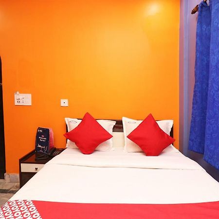 Oyo 23364 Kolkata Hcn Guest House Bagian luar foto