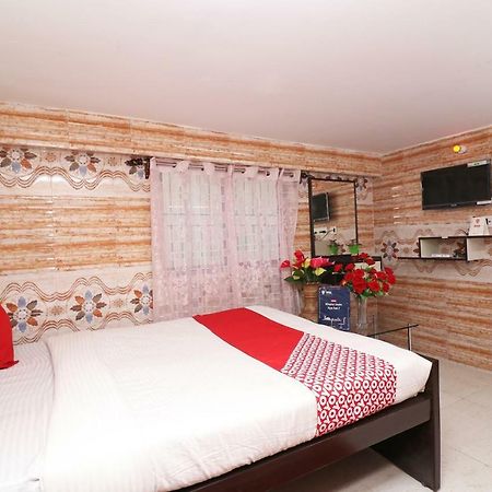 Oyo 23364 Kolkata Hcn Guest House Bagian luar foto